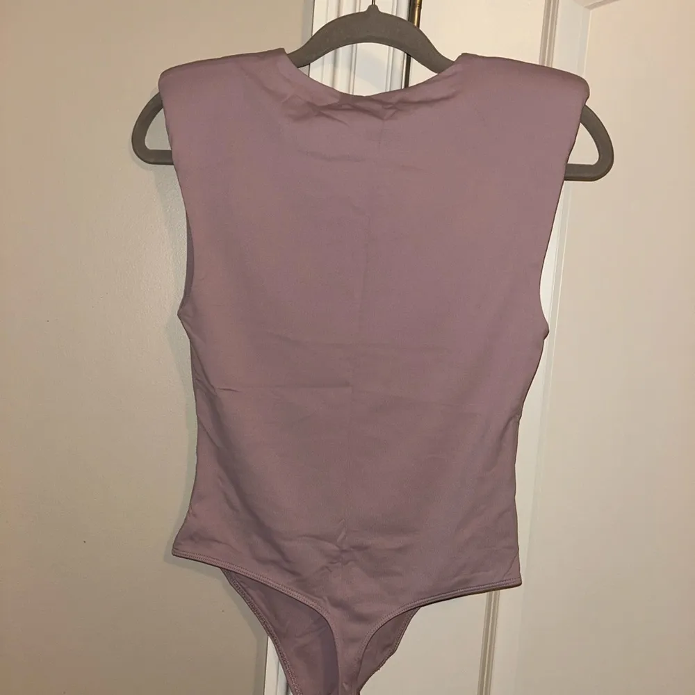 Aritzia Mauve Bodysuit - Image 4