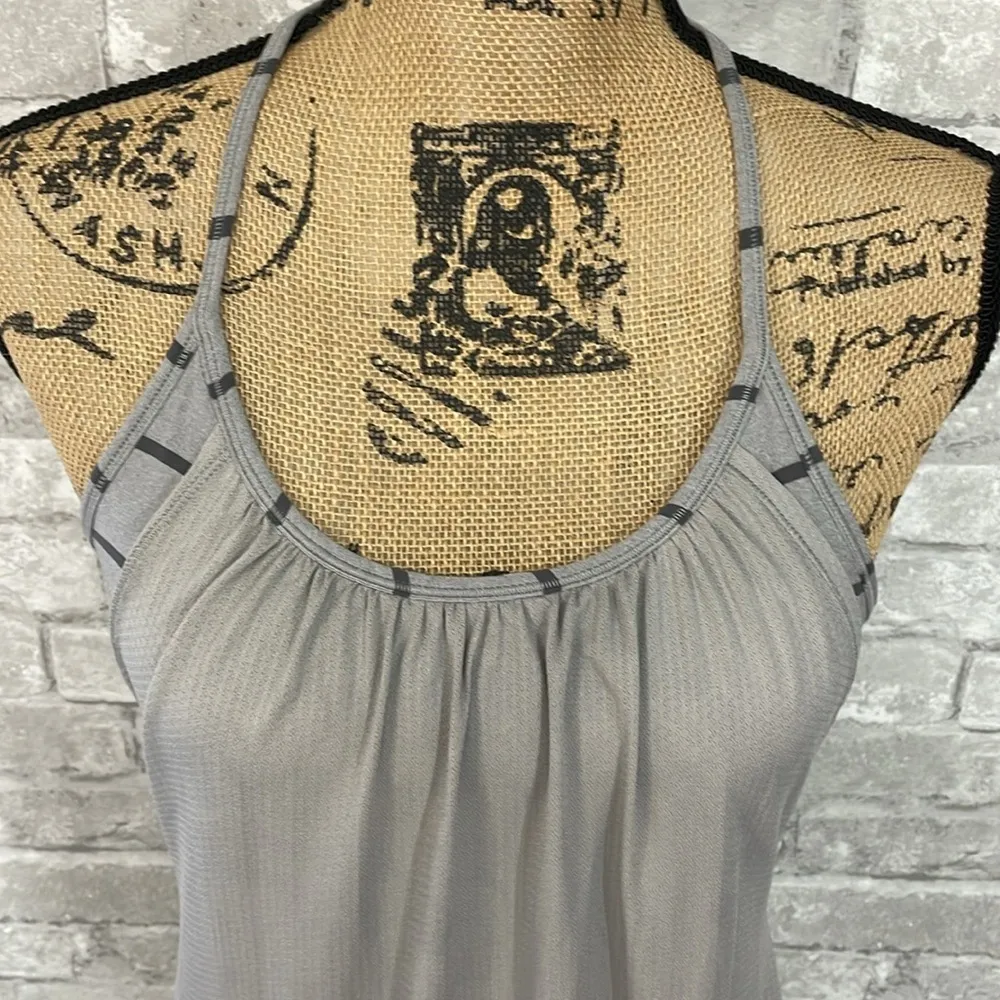 Lululemon No Limits Tank
Ambient Grey / Cayman Stripe Heathered Medium Grey - Image 4