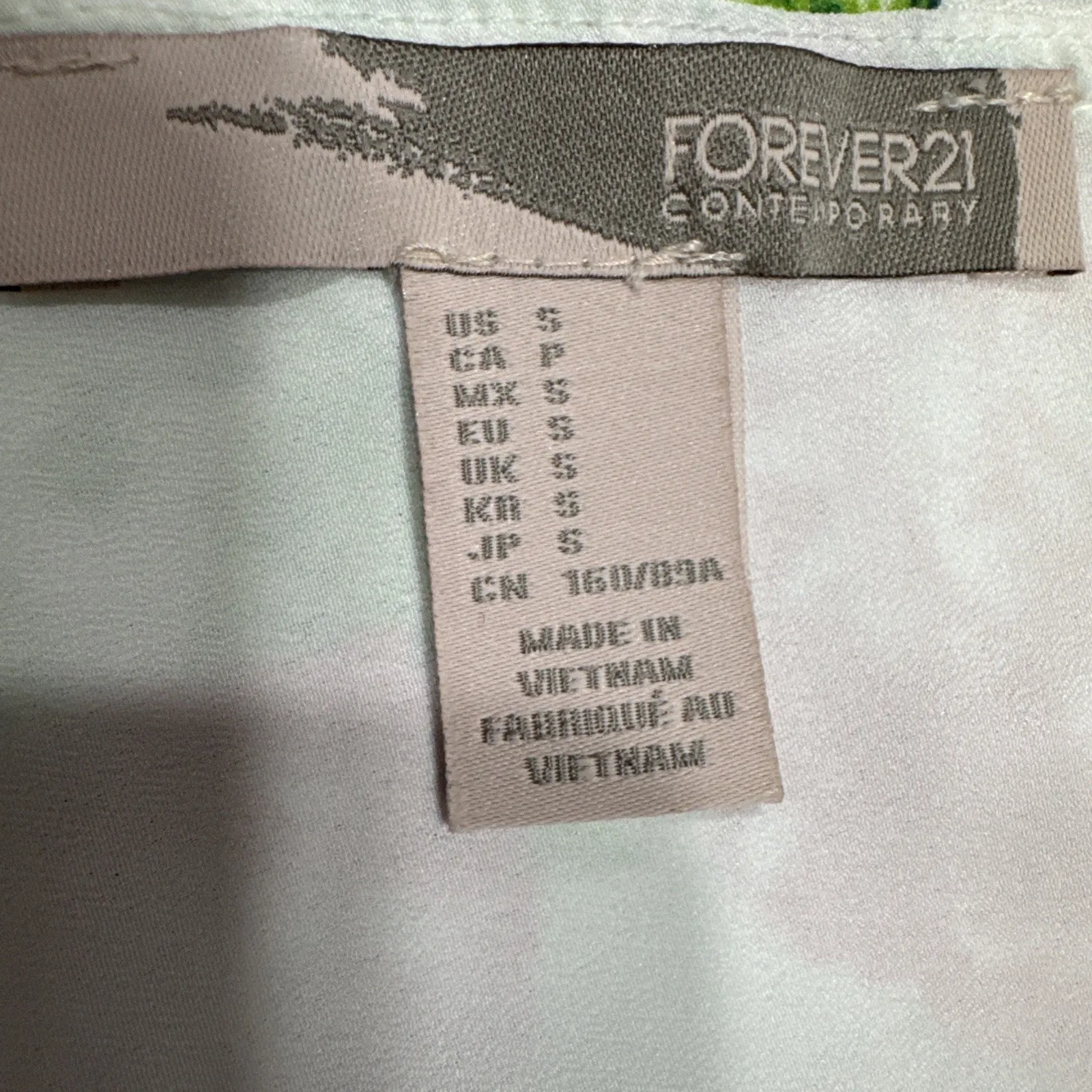 Forever 21 Womens Floral Tropical Crop Top Juniors size S Cruise Vacations - Image 3