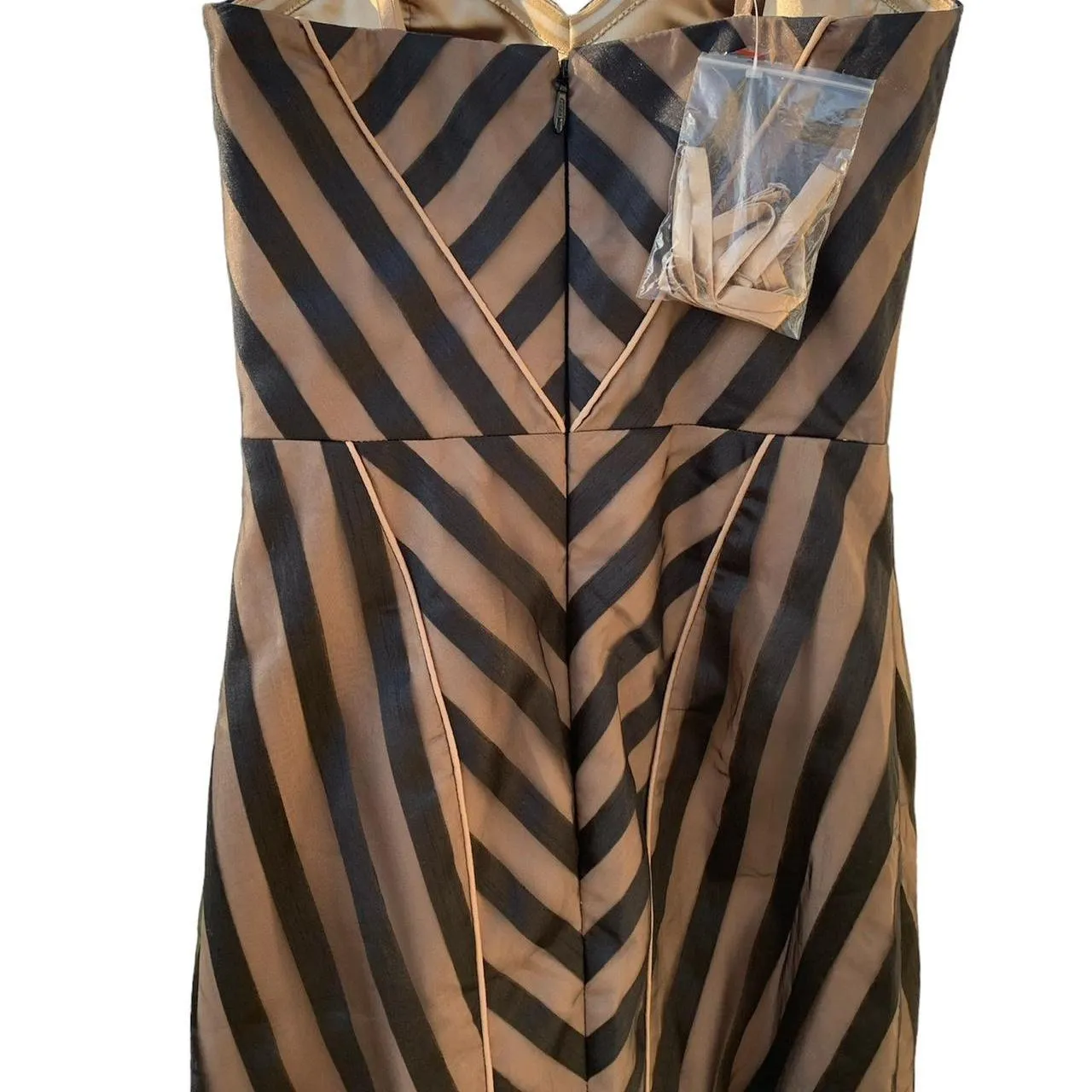 B By Bariano Nude Black Kristy Trumpet Style Formal Gown Dress - Image 4