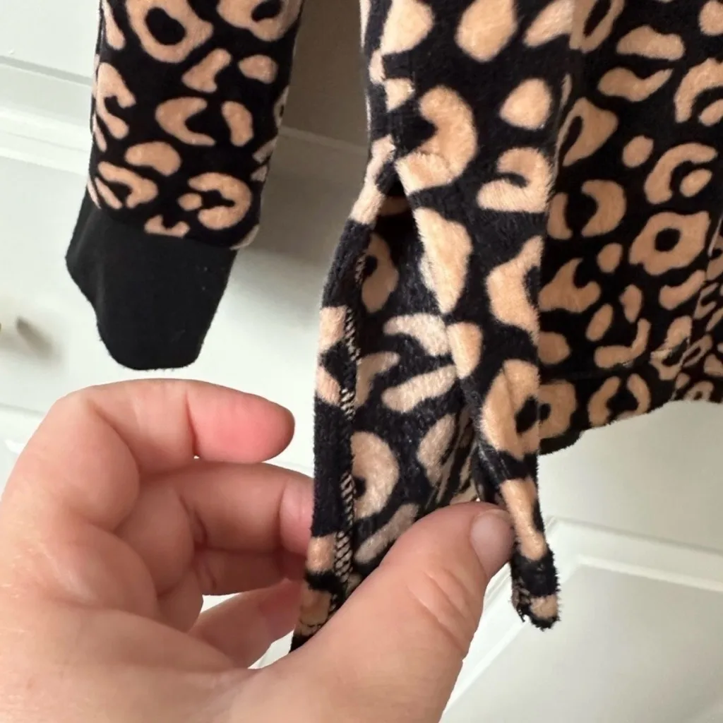 Kate Spade Leopard Velour Long Sleeve Top Size L - Image 4