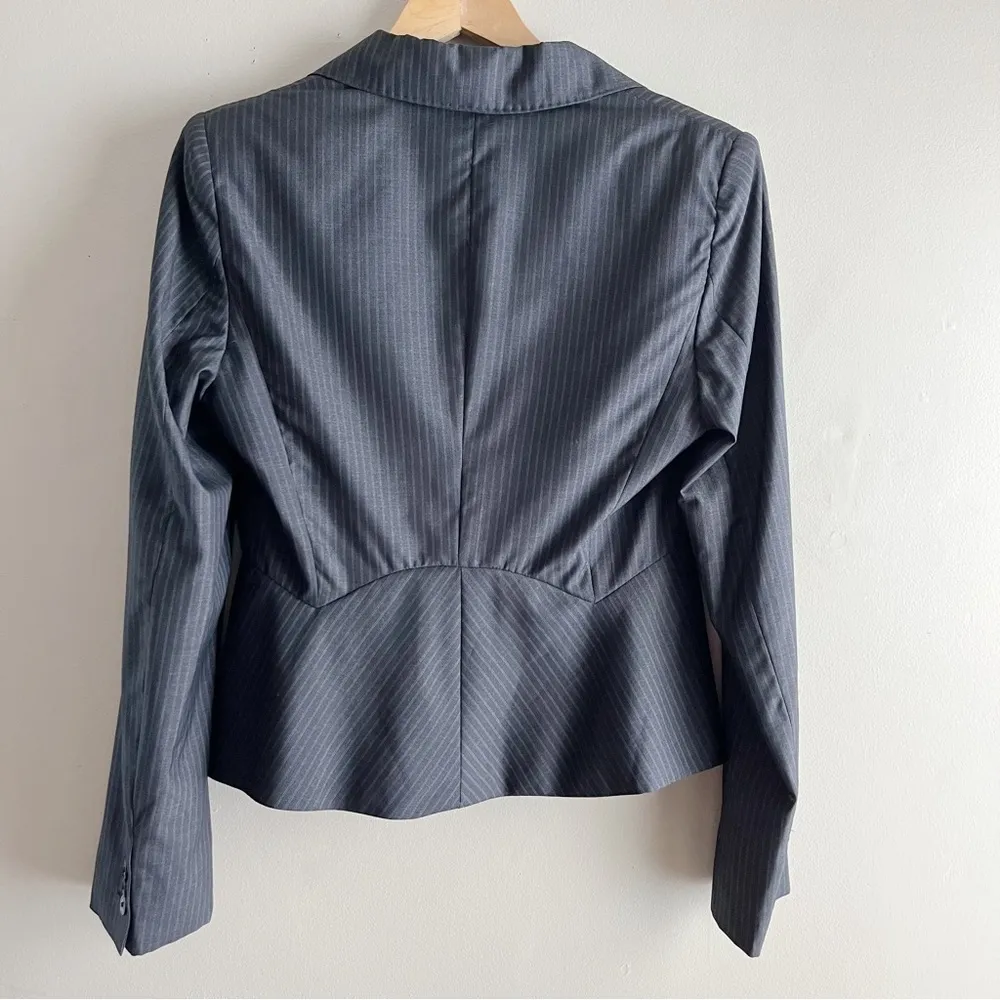 MaxMara • Wool Silk Blend Pin Stripes Blazer,‎ One-Button, Round Hem, Size 10 - Image 7