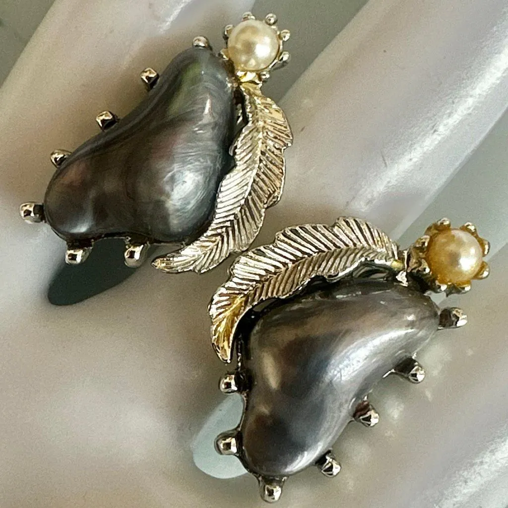 Coro Vintage Gray Thermoset Clip - Image 6