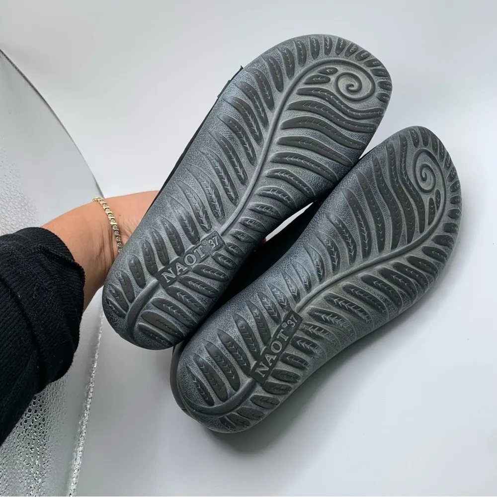 Women's Naot Lalo Color: Black Velvet Nubuck - Image 9