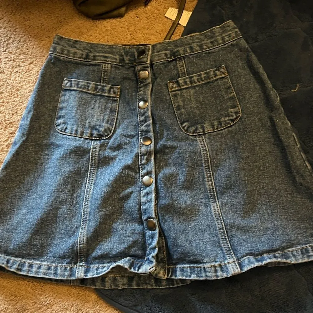 Bdg denim skirt small - Image 9
