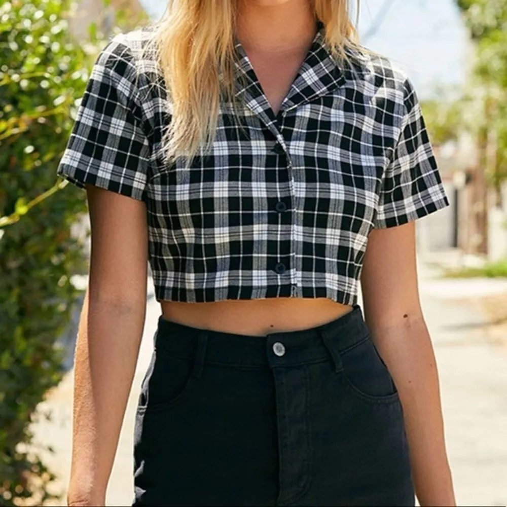 Brandy Melville John Galt Black White Plaid Button Down Cropped Top, Sz Small - Image 2