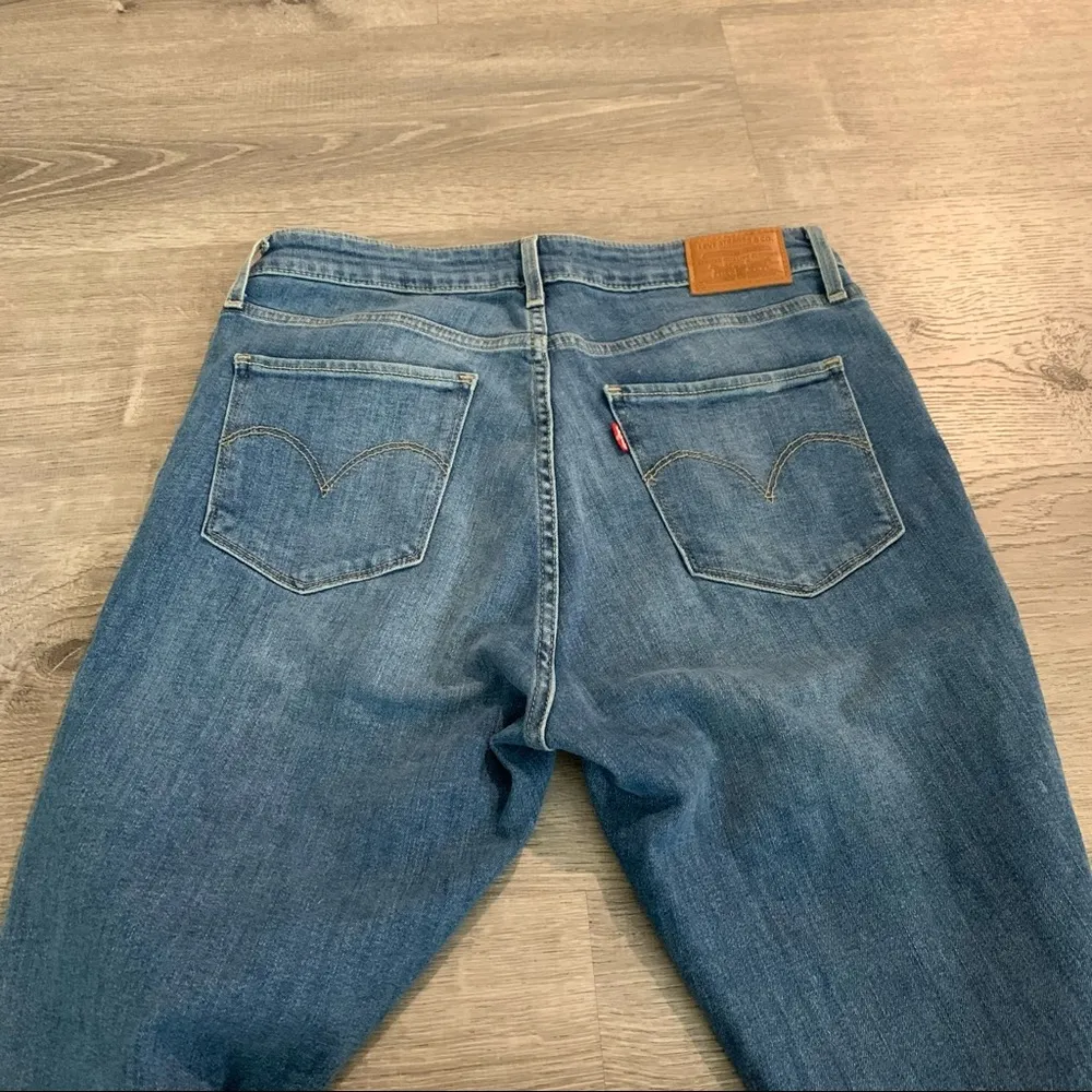 Levi’s 721 High Rise Skinny Jeans Size 31 Light Wash Distressed Crop - Image 5