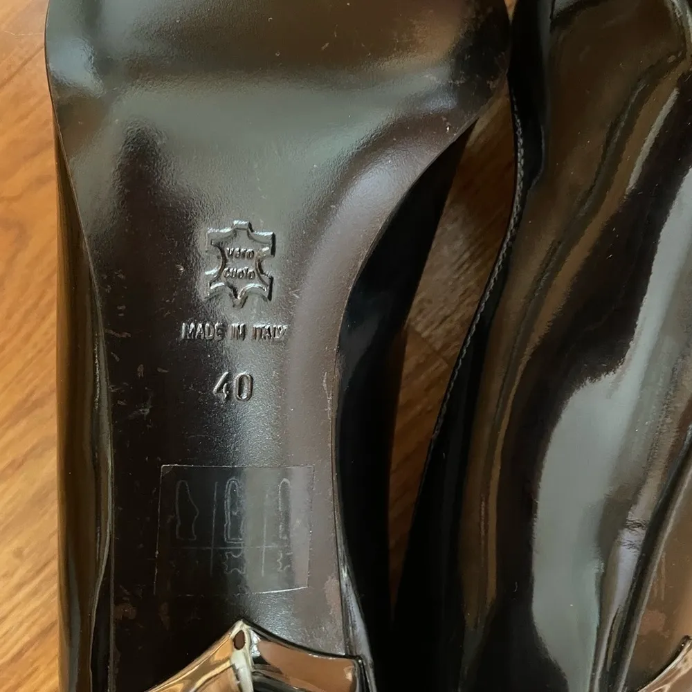 Miss Barker Of England Pointed Toe Heels Size 40 NWOT Feminine Glossy Elegant Black - Image 6