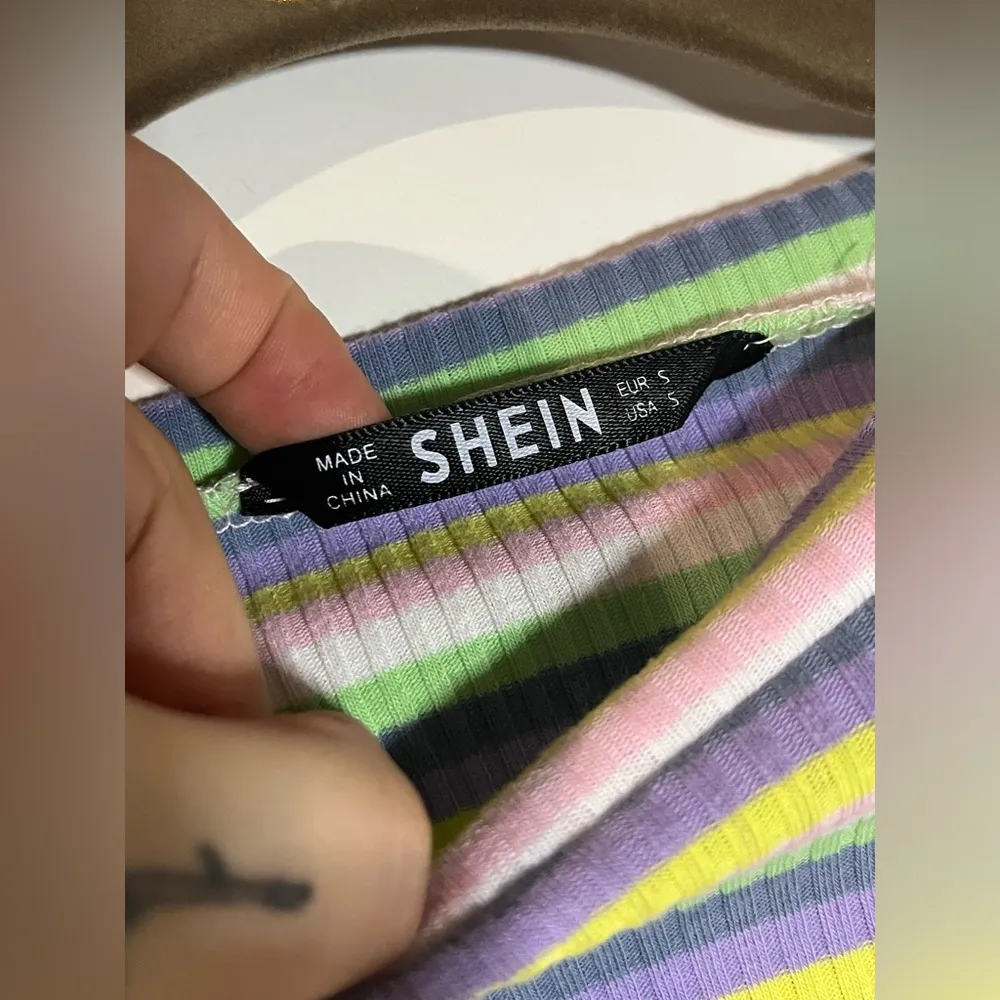 SHEIN Striped Ribbed Stretch Crop Top Pastel Colored Short Sleeve Size Small - Image 12