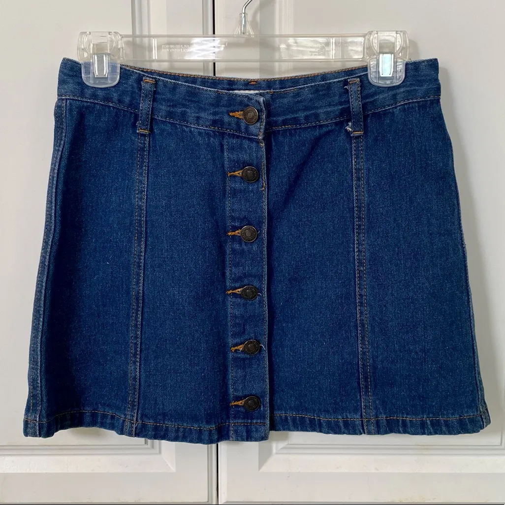 Forever 21 - Denim Button Down Skirt - Only worn once! - Image 4