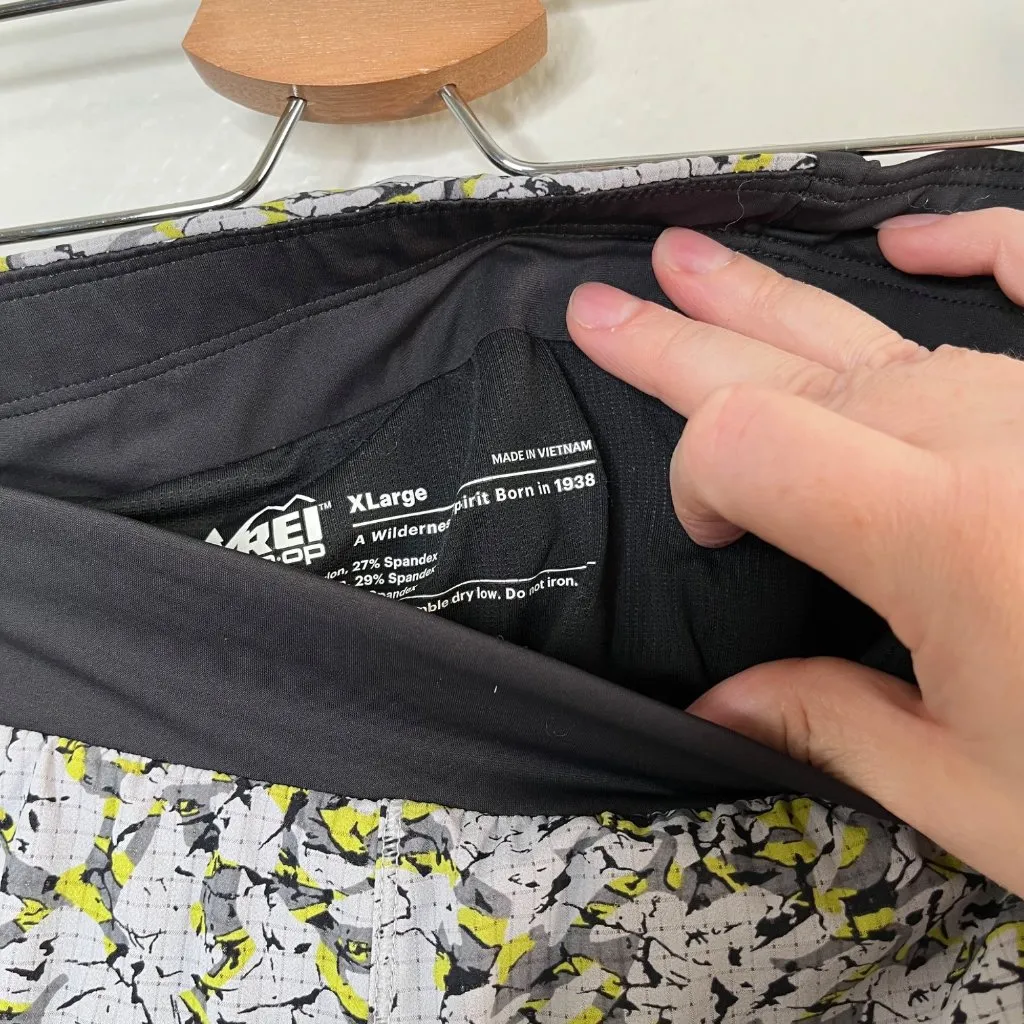 REI Co-Op Womens XL Swiftland Lined Active Running Shorts Gray Yellow - Image 2