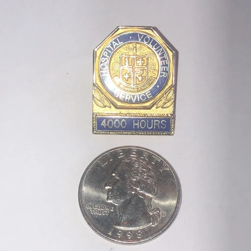 Gold Tone and Blue Volunteer Service 4000 Hours Vintage Pin - Image 4
