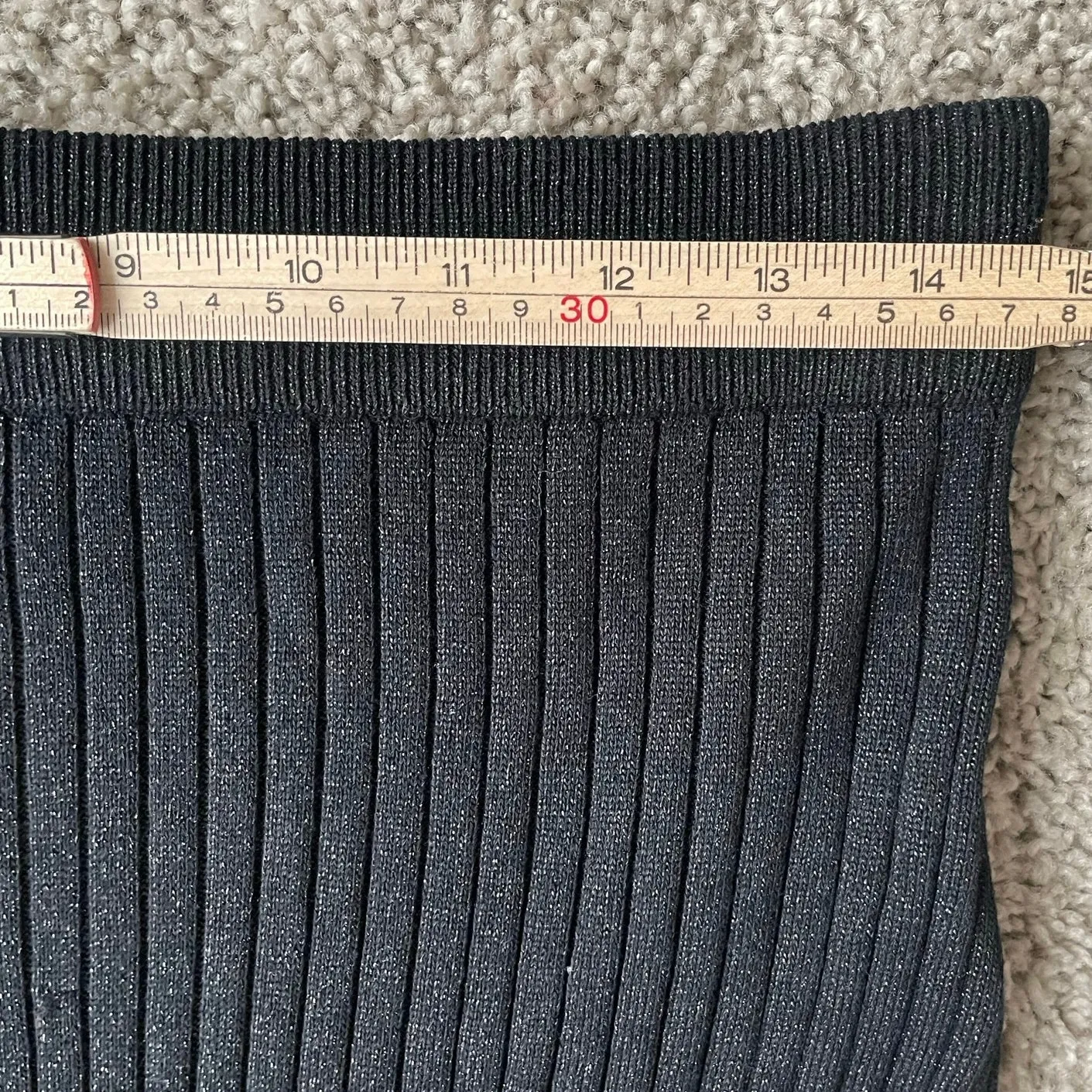 Nanette Nanette Lepore size medium black metallic ribbed midi skirt w/side slit - Image 11