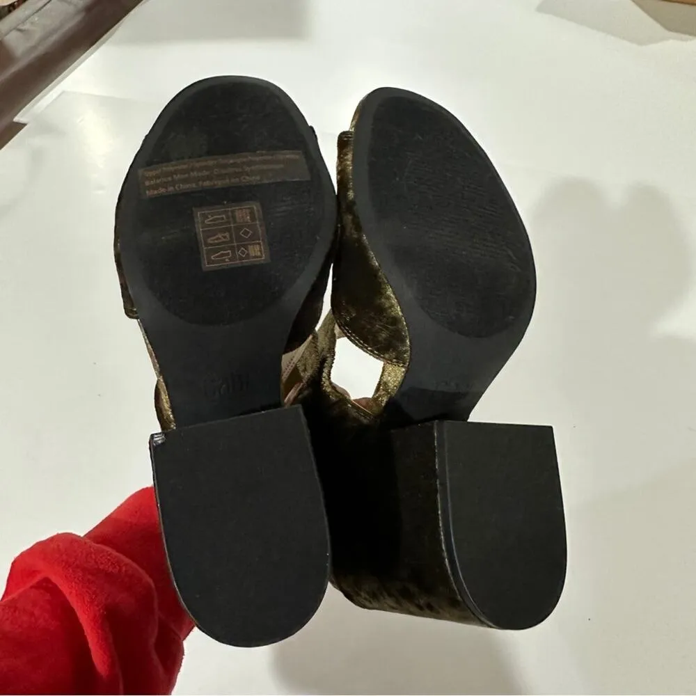 Cabi Interlock Block Crushed Velvet Heels in Moss Size‎ 7 - Image 9