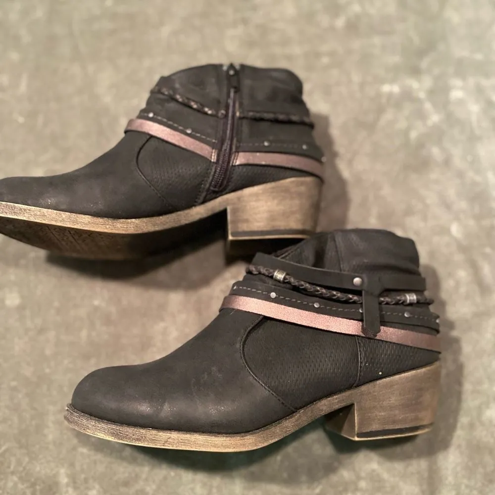 #328 BRAID Strap Leather Booties - Image 3