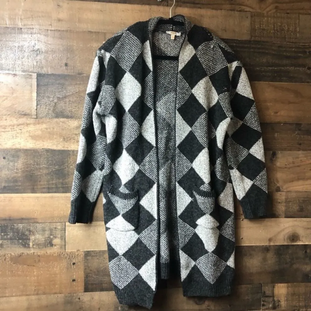 ✨ Peach Black & Grey Checkered Heavy Knit Cardigan✨ Gray - Image 3