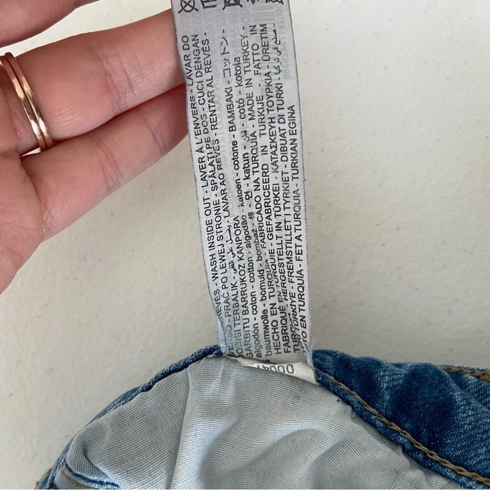 EUC | Bershka women’s light wash ripped straight cut jeans —‎ size 6 - Image 7