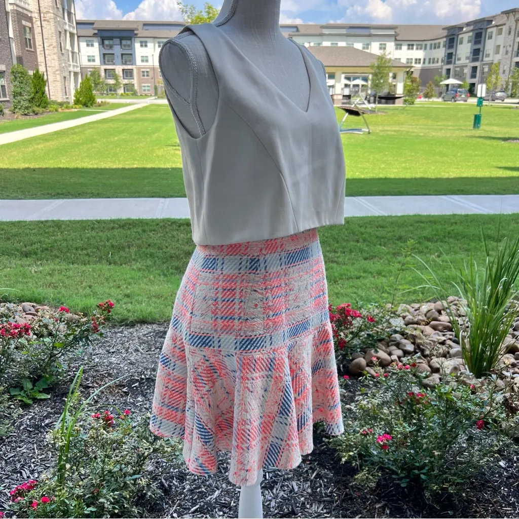 Black Halo Two Toned Coral And Beige Womans Sleeveless Dress - Image 4