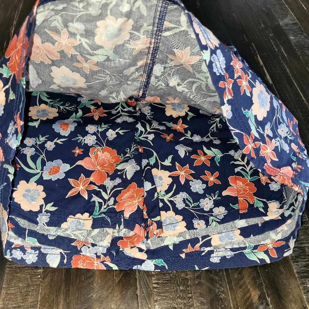 St. John's Bay Skort Women's Size 8 - Image 4