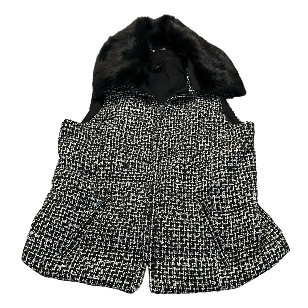 WHBM tweed vest with faux fur collar - Image 2