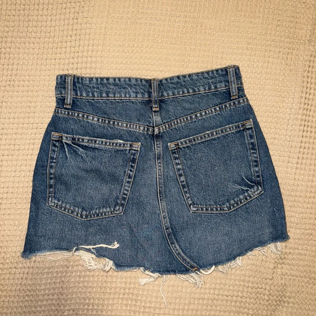 ZARA  DENIM TRF RIPPED MINI SKIRT - Image 4