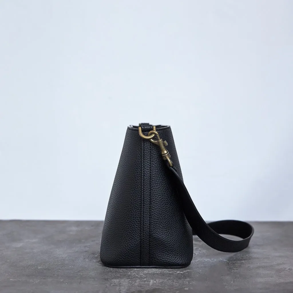 ANGELOU MINI BUCKET Black - Image 2