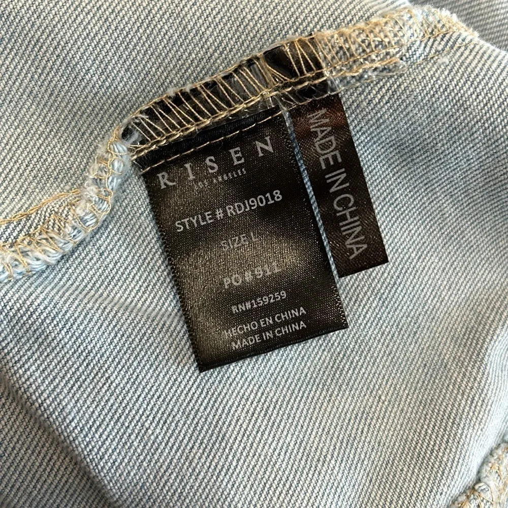 RISEN LIGHT WASHED DISTRESSED JEAN JACKET WOMENS SIZE LARGE BUBBLE SLEEVE NWT Blue - Image 11