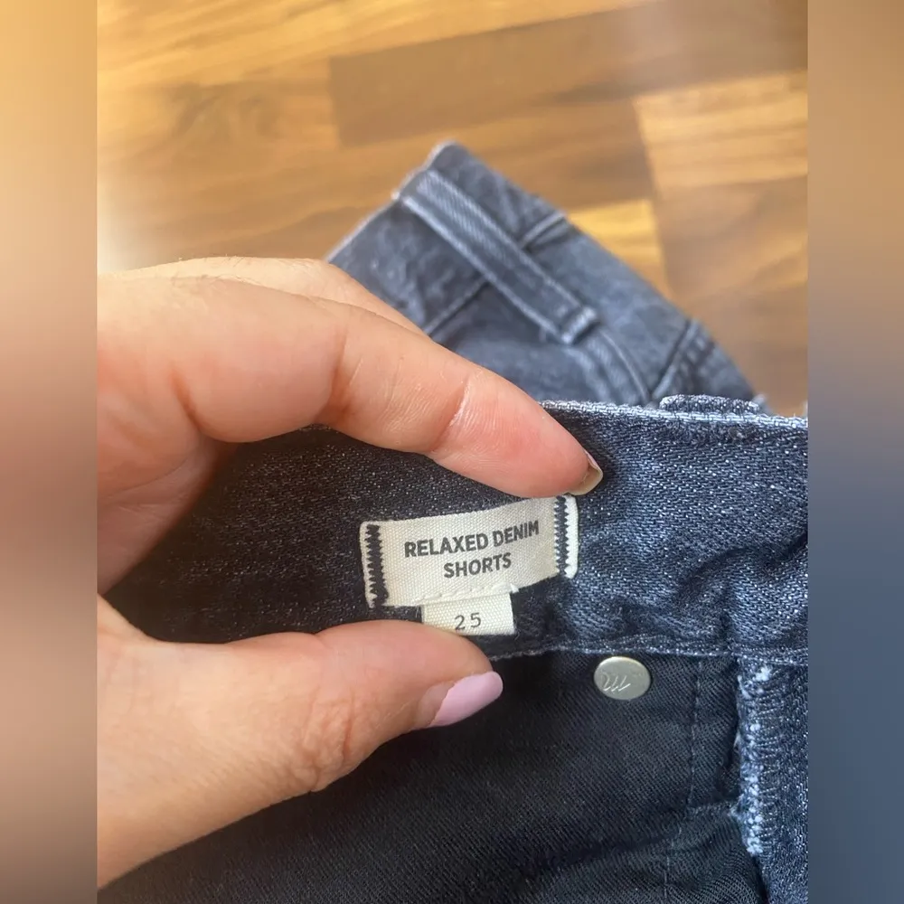 Madewell Relaxed Mid-Length Denim Shorts - Image 7