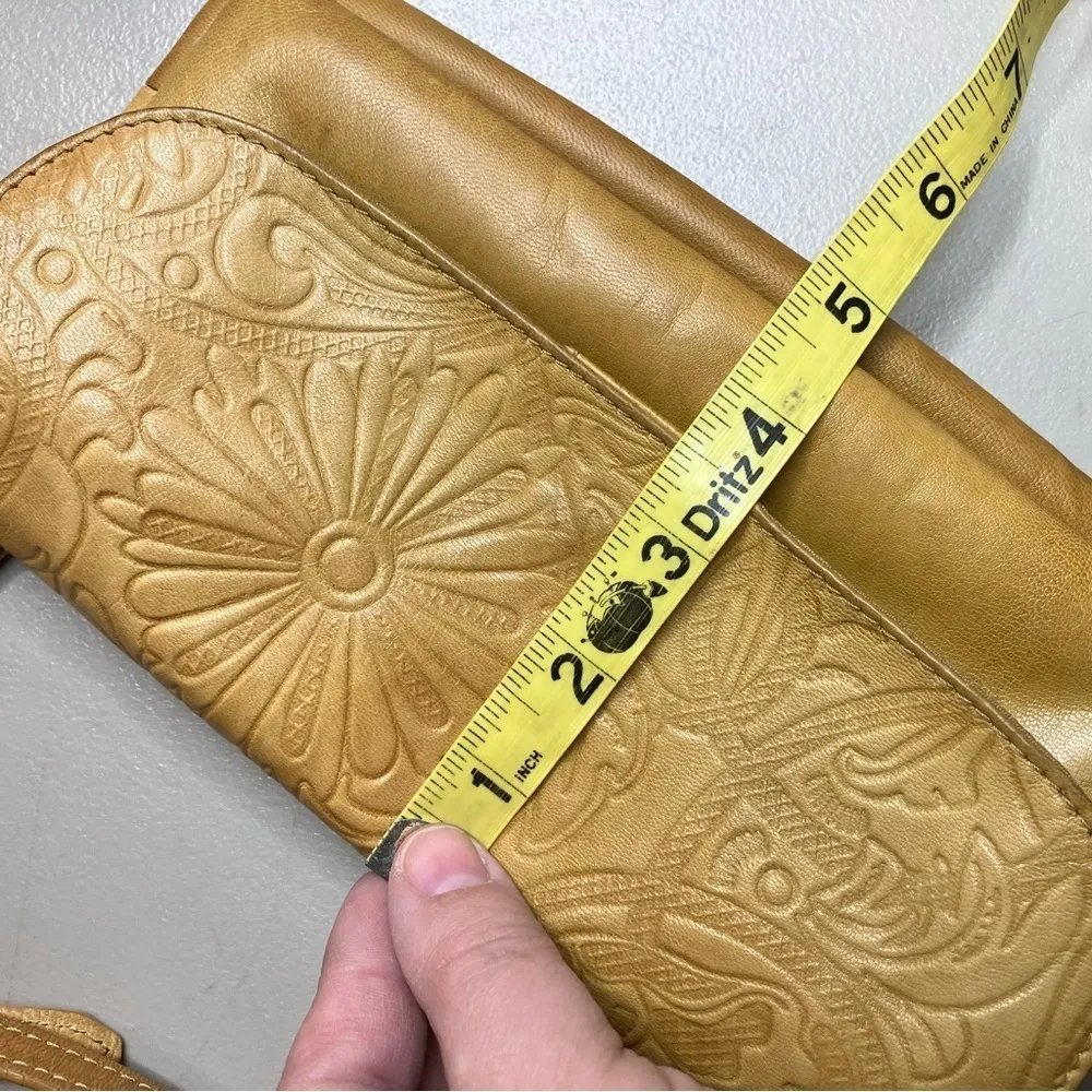 C & C‎ California golden yellow leather crossbody bag small size - Image 13