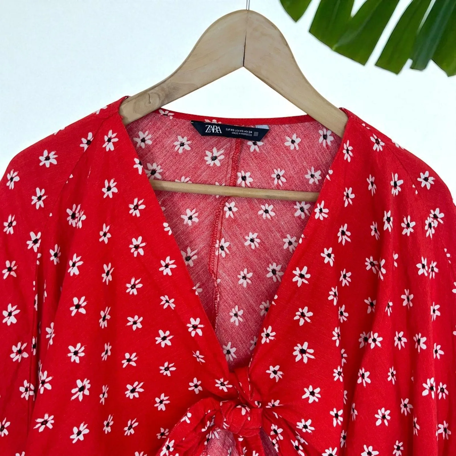 ZARA Red Daisy Floral Print Tie-Front Linen Blend Cropped Blouse - XS - Image 7