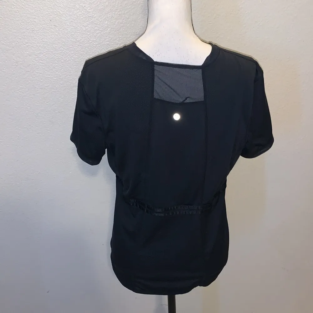 Lululemon black mesh short sleeve athletic shirt - Image 5