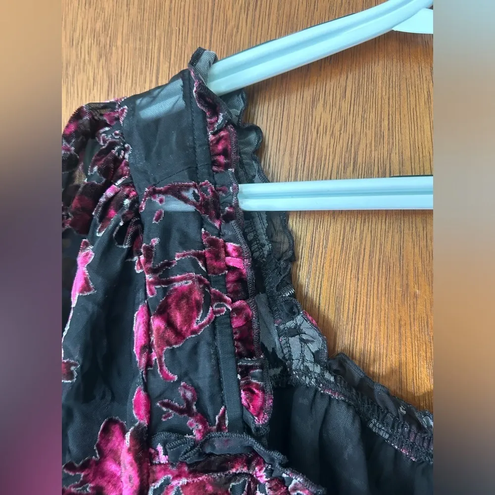 Torrid size 4 Babydoll pink/red crushed Velvet Tiered babaydoll Top sheer sleeve - Image 8