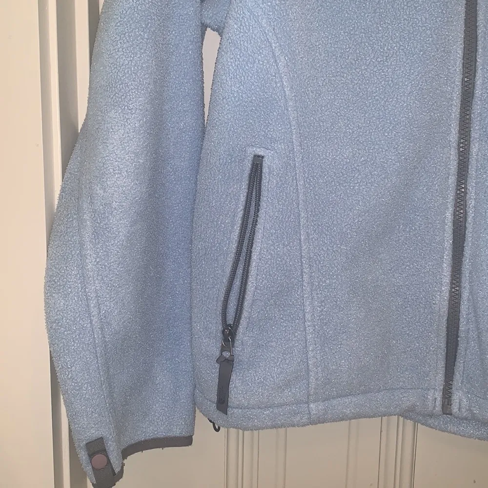 The North Face women’s zip up Polartec fleece jacket size small - Image 5