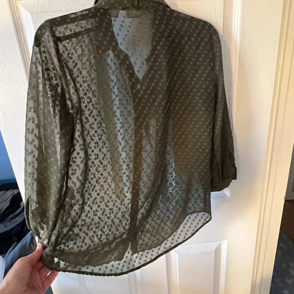 NY&CO forest green polka blouse - Image 8