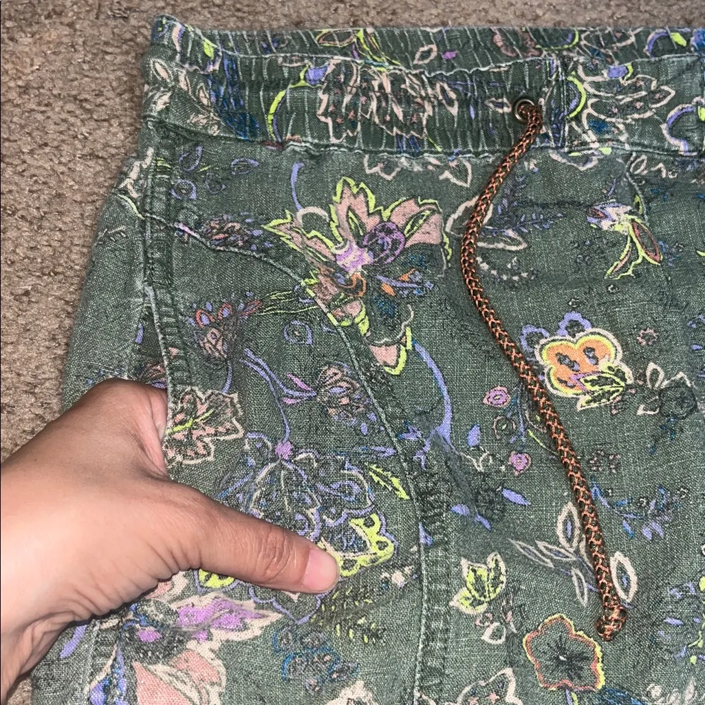 By Anthropologie Floral Classic Seamed Linen Cargo Joggers Green Small‎ - Image 6