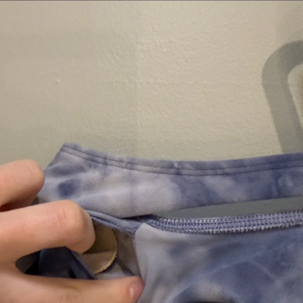 Lululemon blue diamond dye align v-neck workout tank top - Image 3