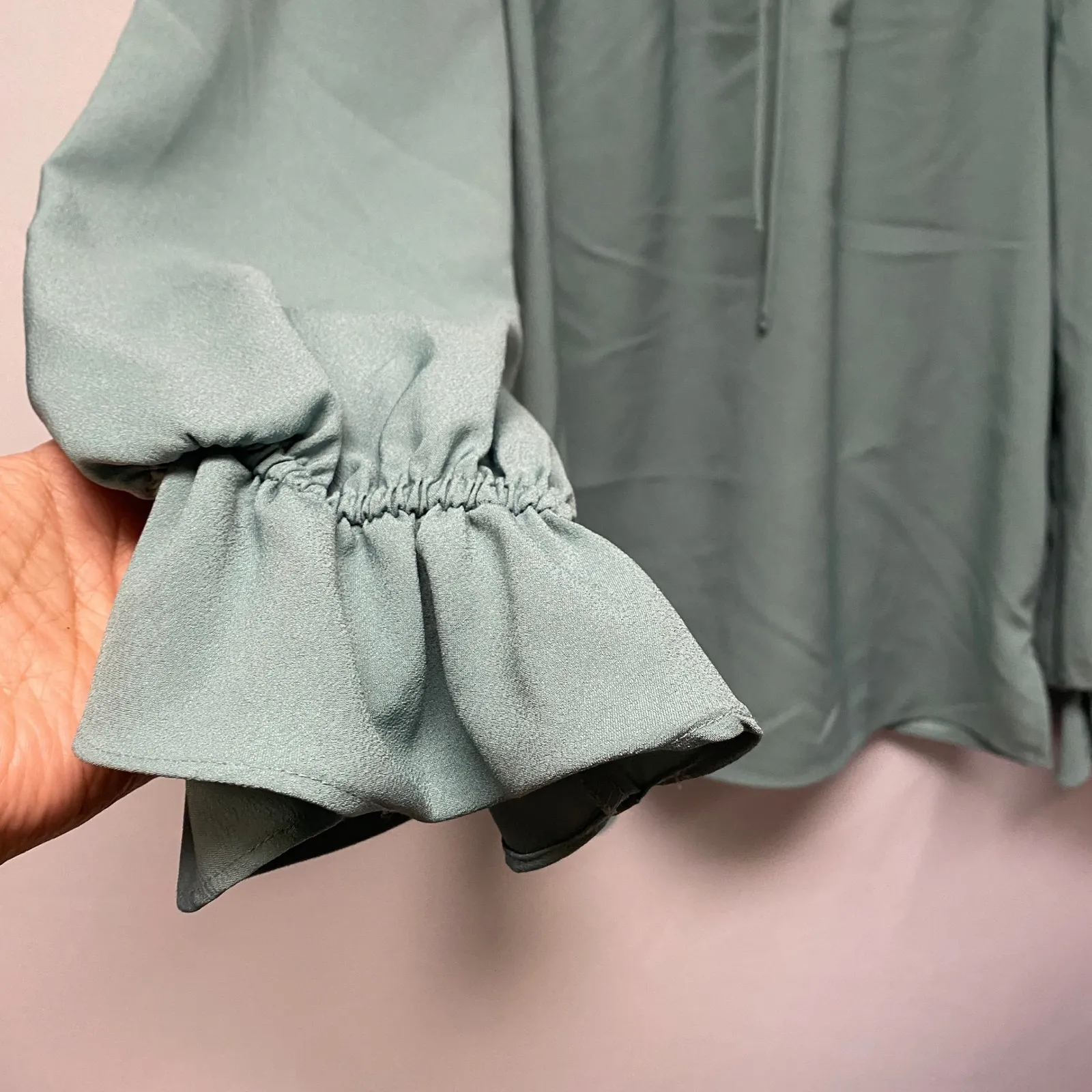 J. Crew Sage Green Ruffle Neck Tie Puffed Sleeve Blouse Top Women's Small Chic - Image 3