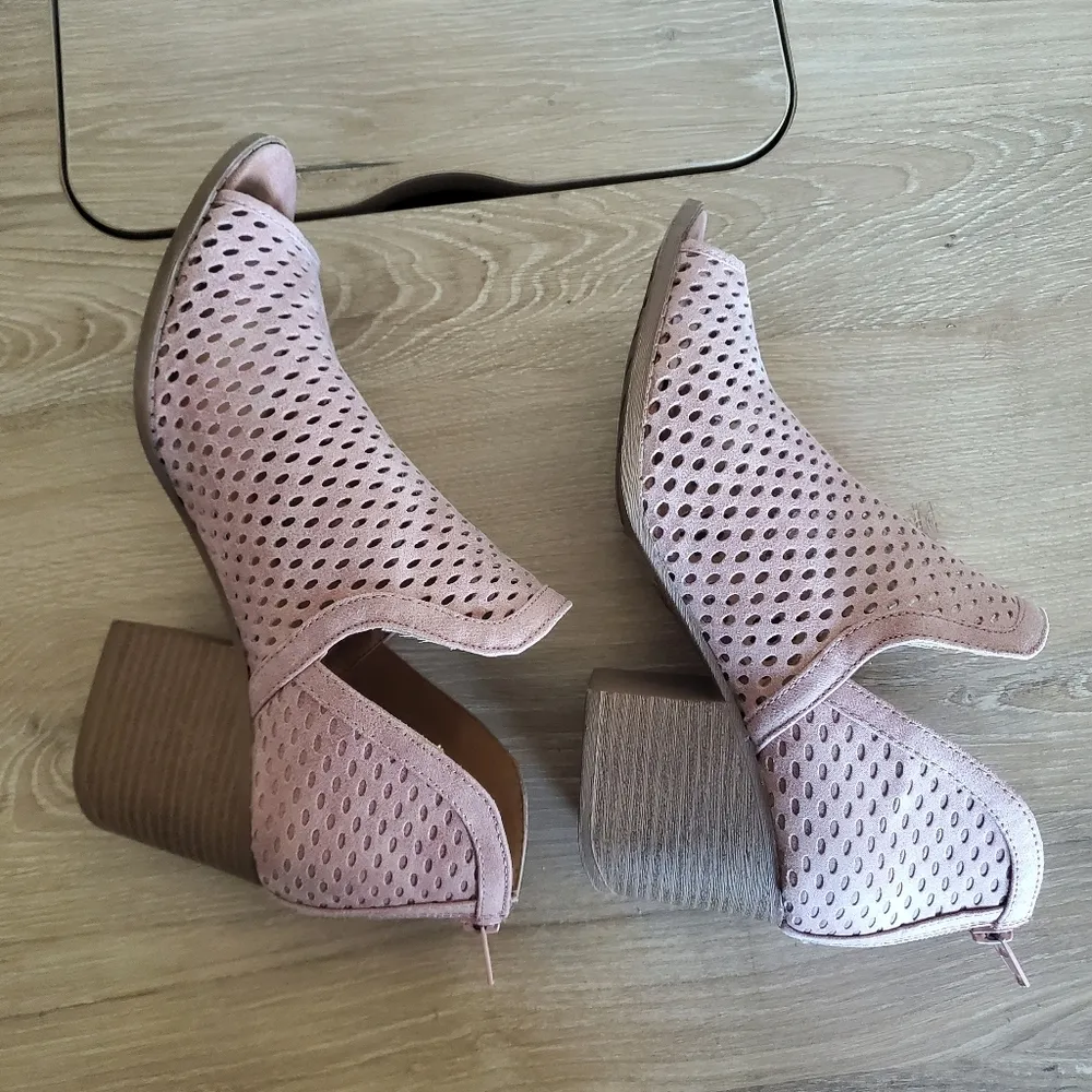 Qupid Perforated Ankle Peep Toe Booties Size 9 - Image 6