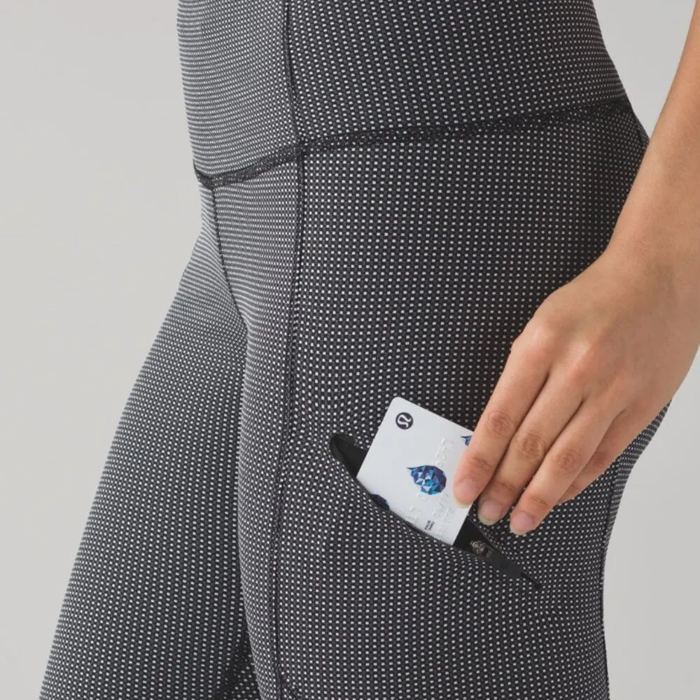 Lululemon Cadence Crusher Tight Size 6 Power Luxtreme Tiny Geo Black White - Image 3