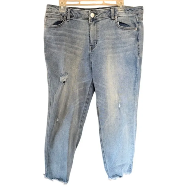 1822 Denim Light Wash Distressed Crop Jeans Women’s 14 Raw Hem - Image 2