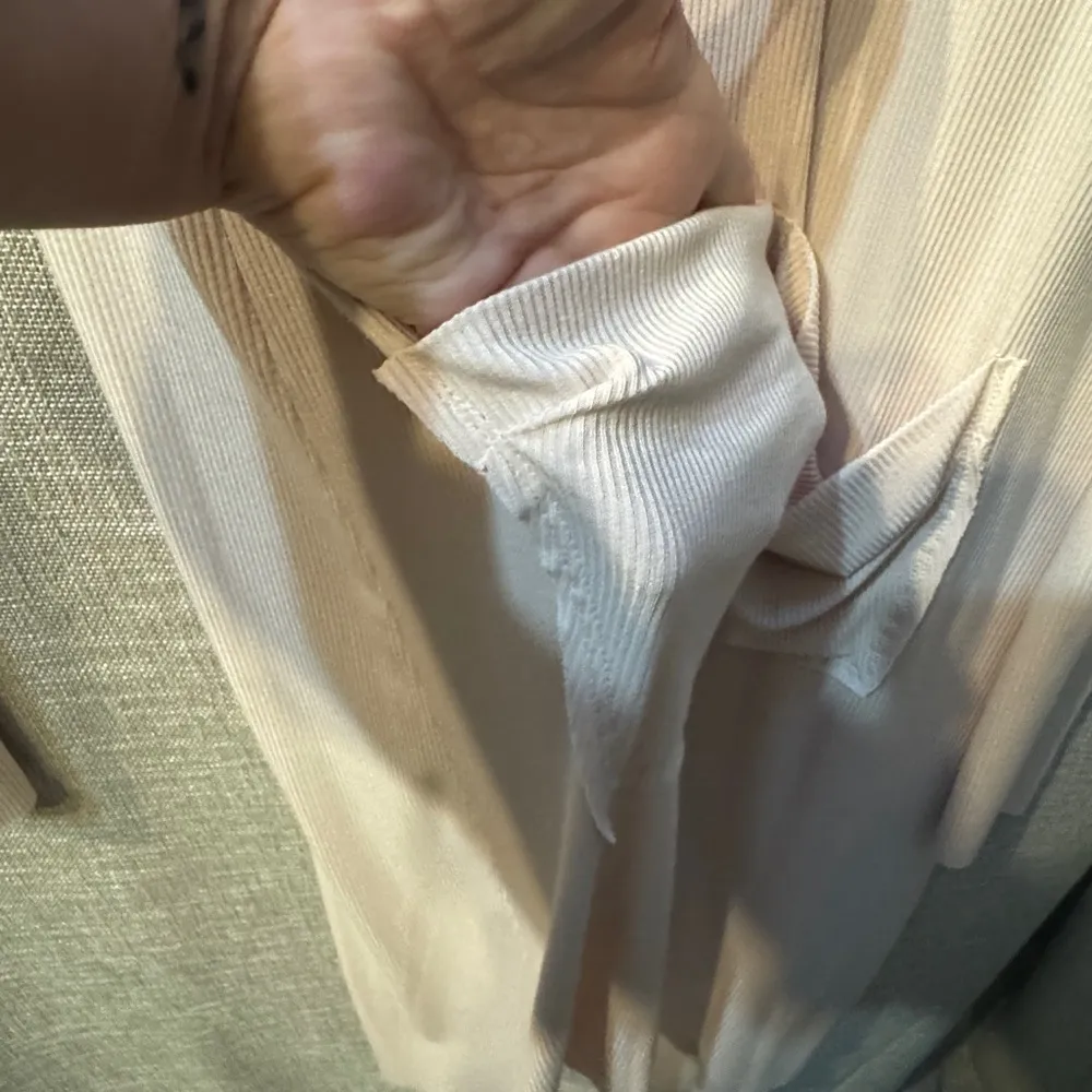 KyeMi women’s cream colored Lightweight Midi cardigan size large w/pockets - Image 8