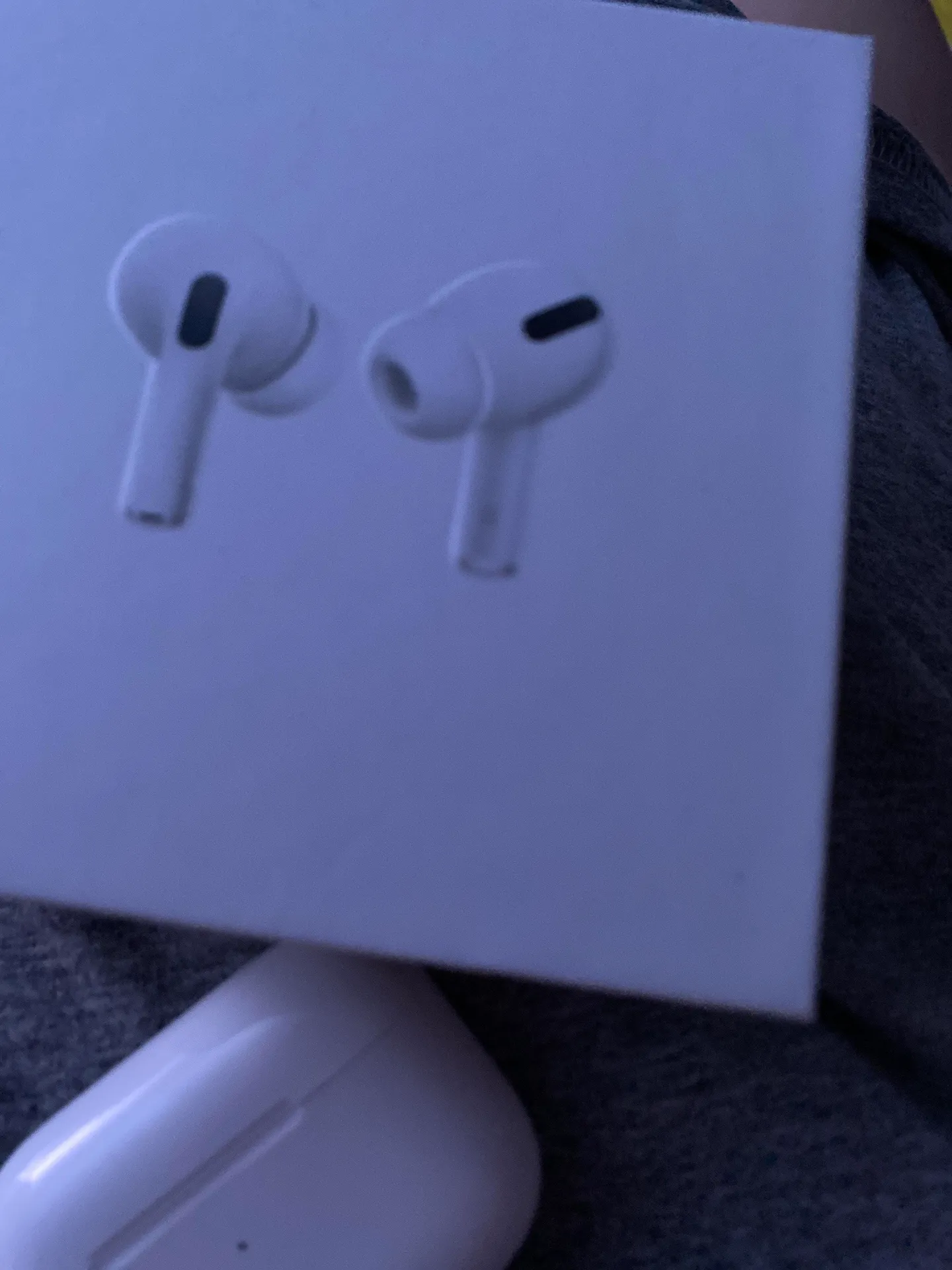 Apple AirPod Pros - Image 2