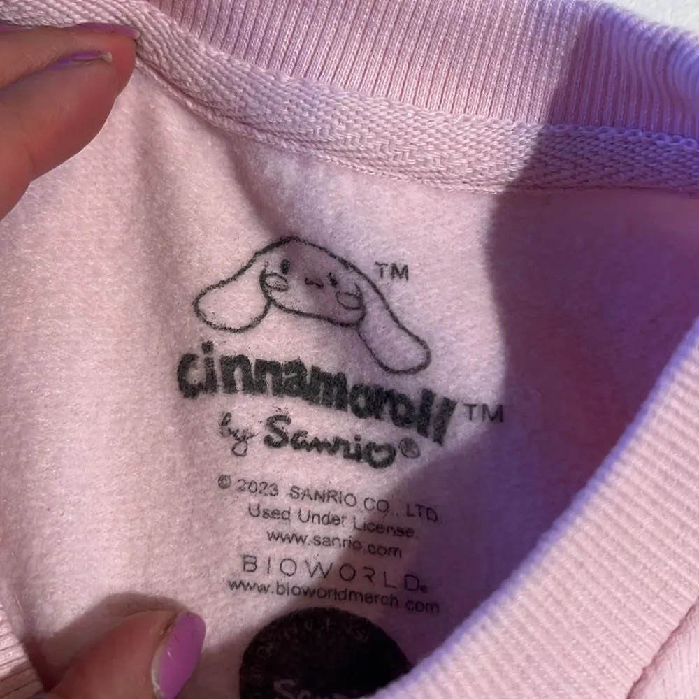 CINNAMON ROLL BY SANRIO PINK SWEATSHIRT small - Image 3