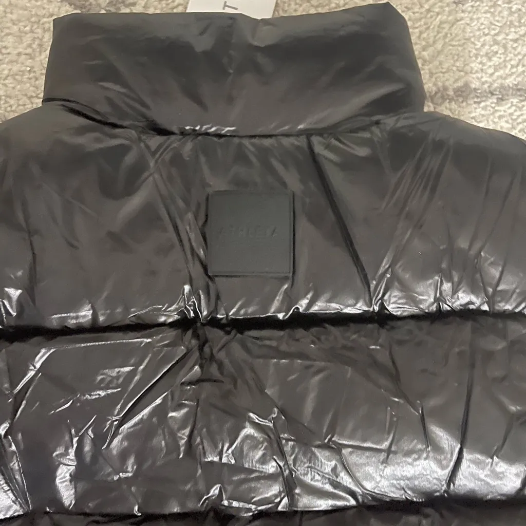 Athleta  Halo Puffer Vest - Image 3