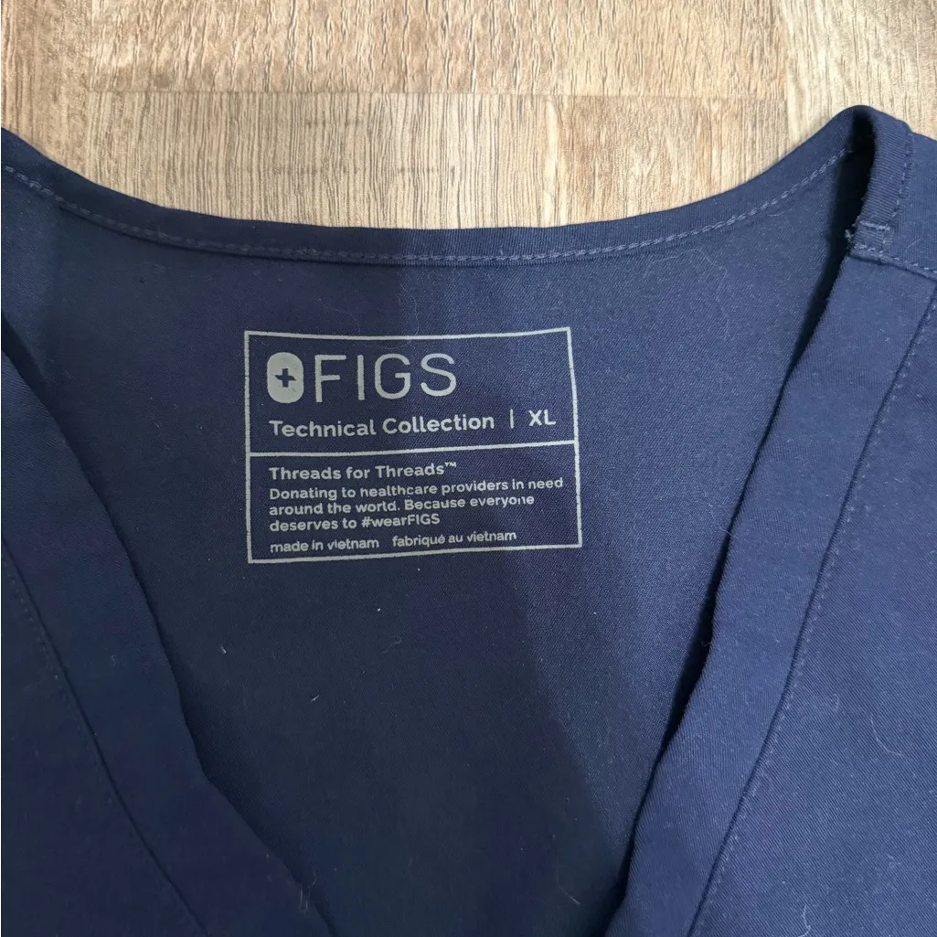Figs scrub top - Image 2