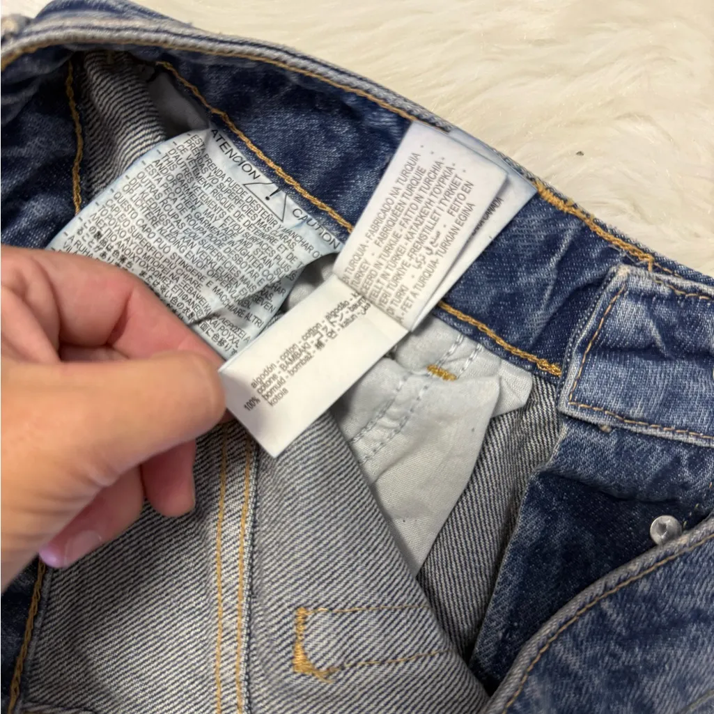 Zara Women’s High Rise Straight Leg Jeans Size 4 Button Fly Blue Wash - Image 3