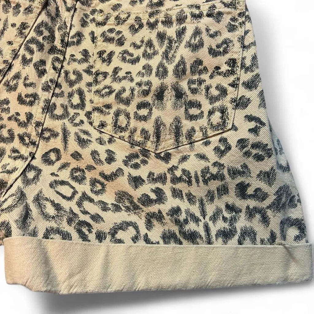We The Free Leopard Pleated Cut-Off Shorts | Size 25 - Image 6