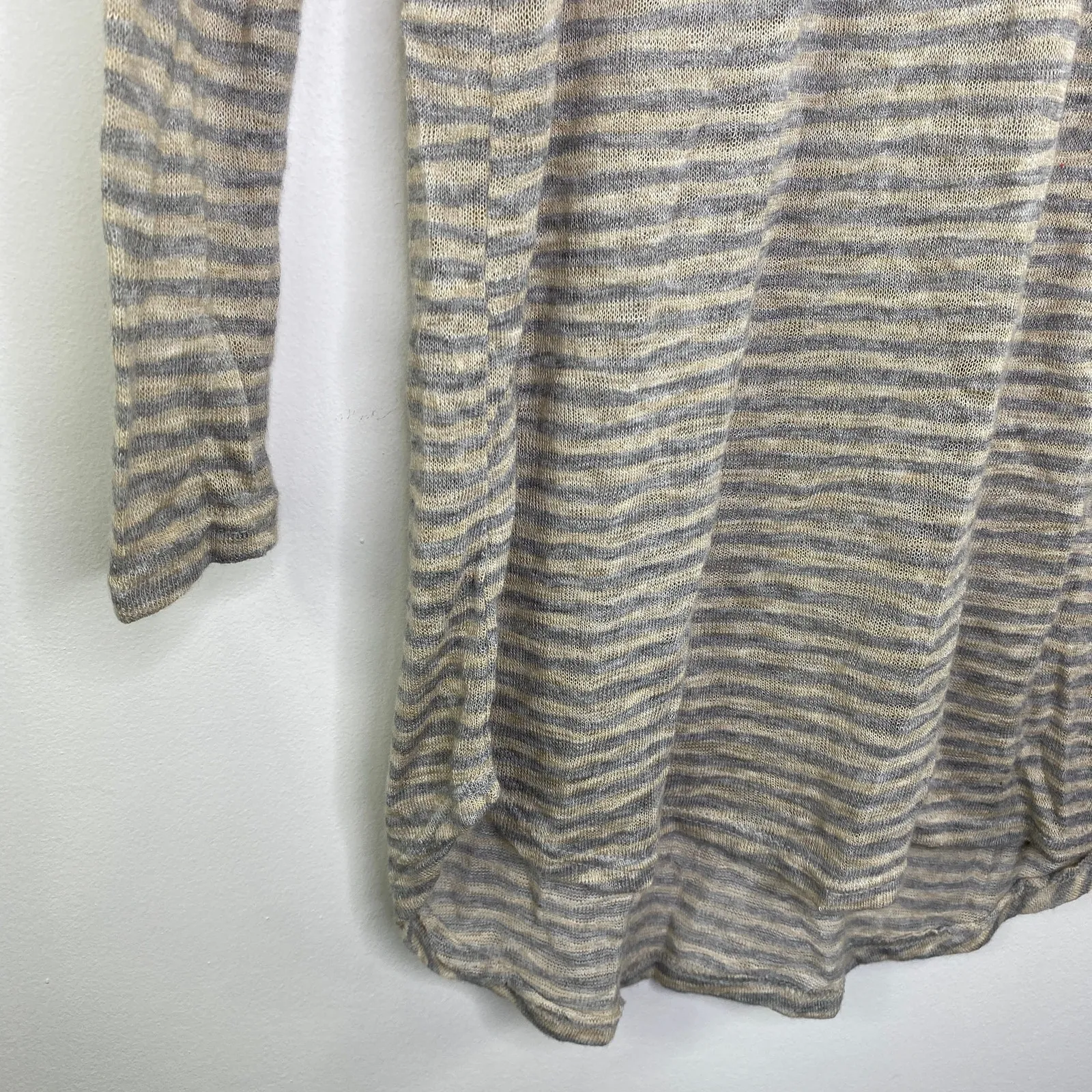 Ru Label Grey Cream Striped Long Sleeve Tunic Shirt Women's Size Small S Gray - Image 2