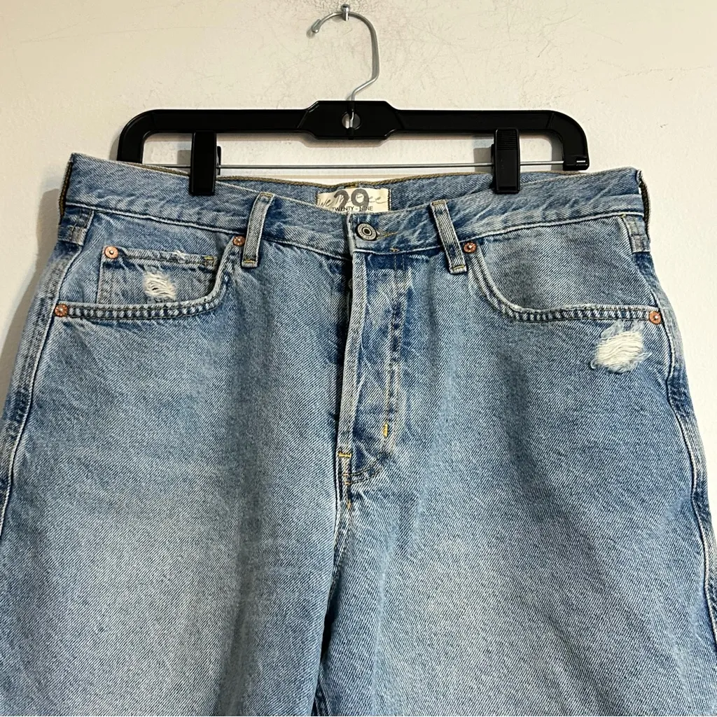 Free People Cut Off Distressed Light Wash Bermuda Denim Shorts Size 29 Festival - Image 5