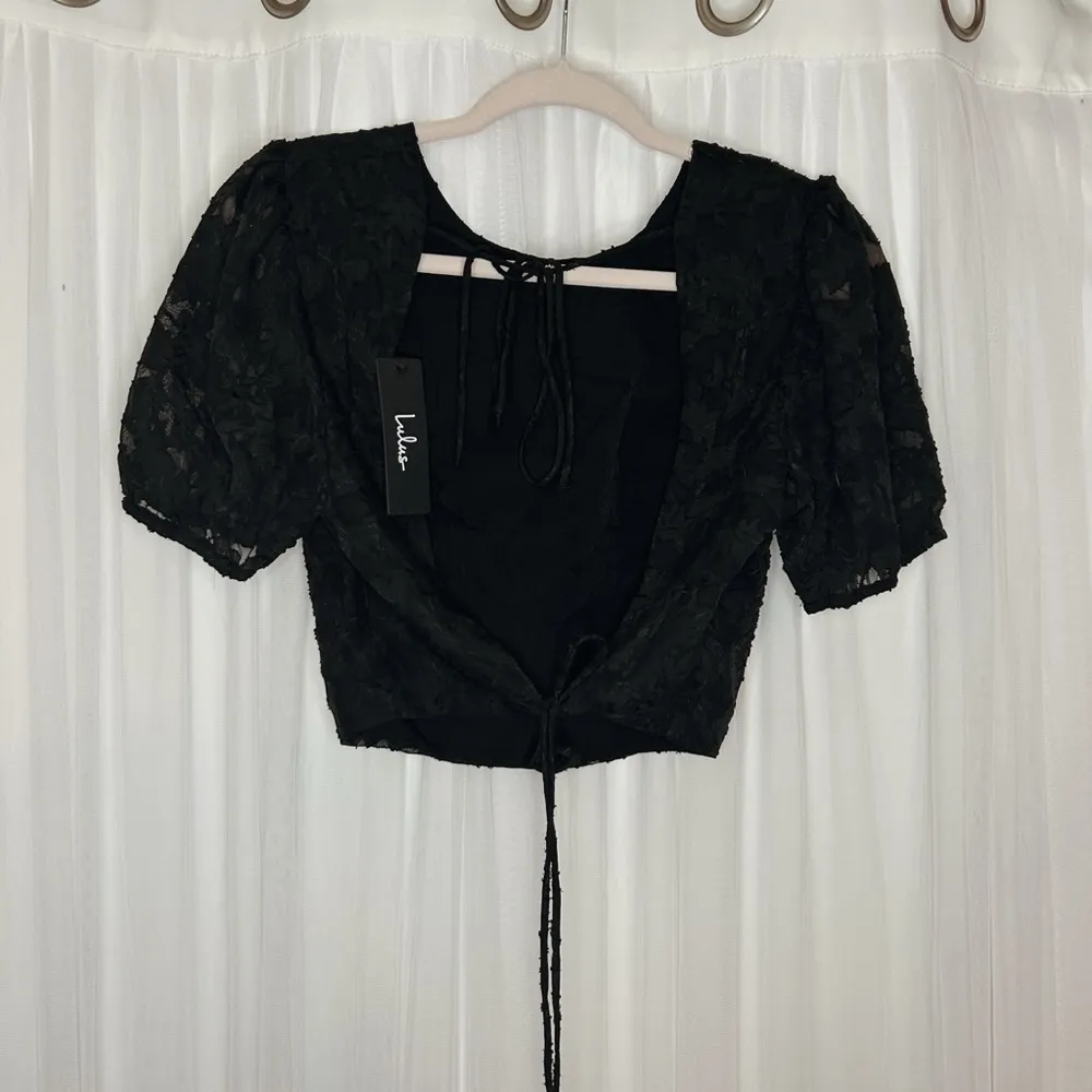 Lulu's Black Fitted Crop Blouse Short Sleeve - Image 3